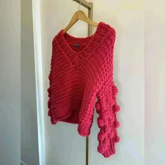 Nasty Gal Women's Deep Pink/Red Pom Pom Chunky Knit Sweater Size S Pullover - Picture 3 of 12